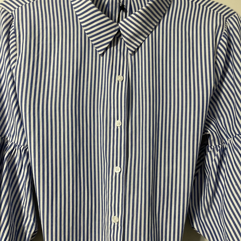 Ro & De Stripped sleeve Button down blouse NWT 🎈 - Picture 6 of 10